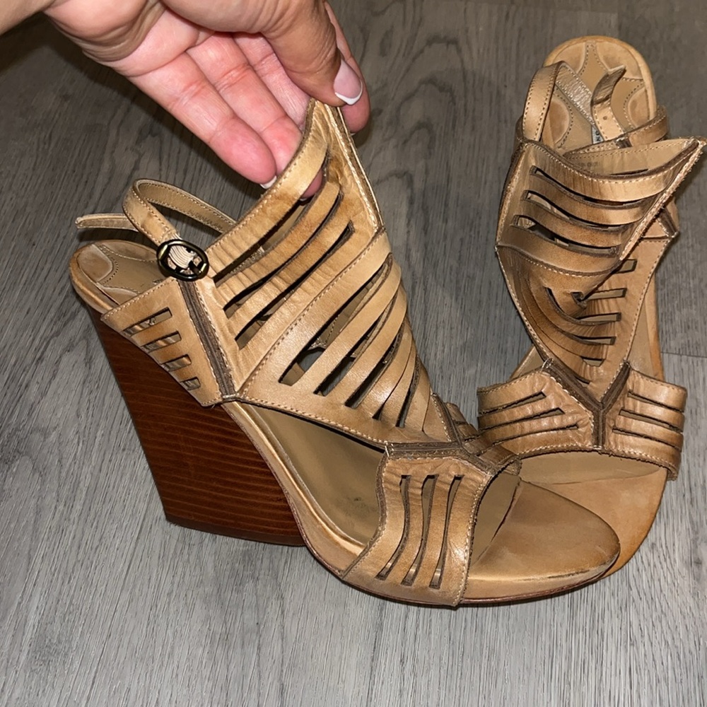 Leon Max Heels - image 2